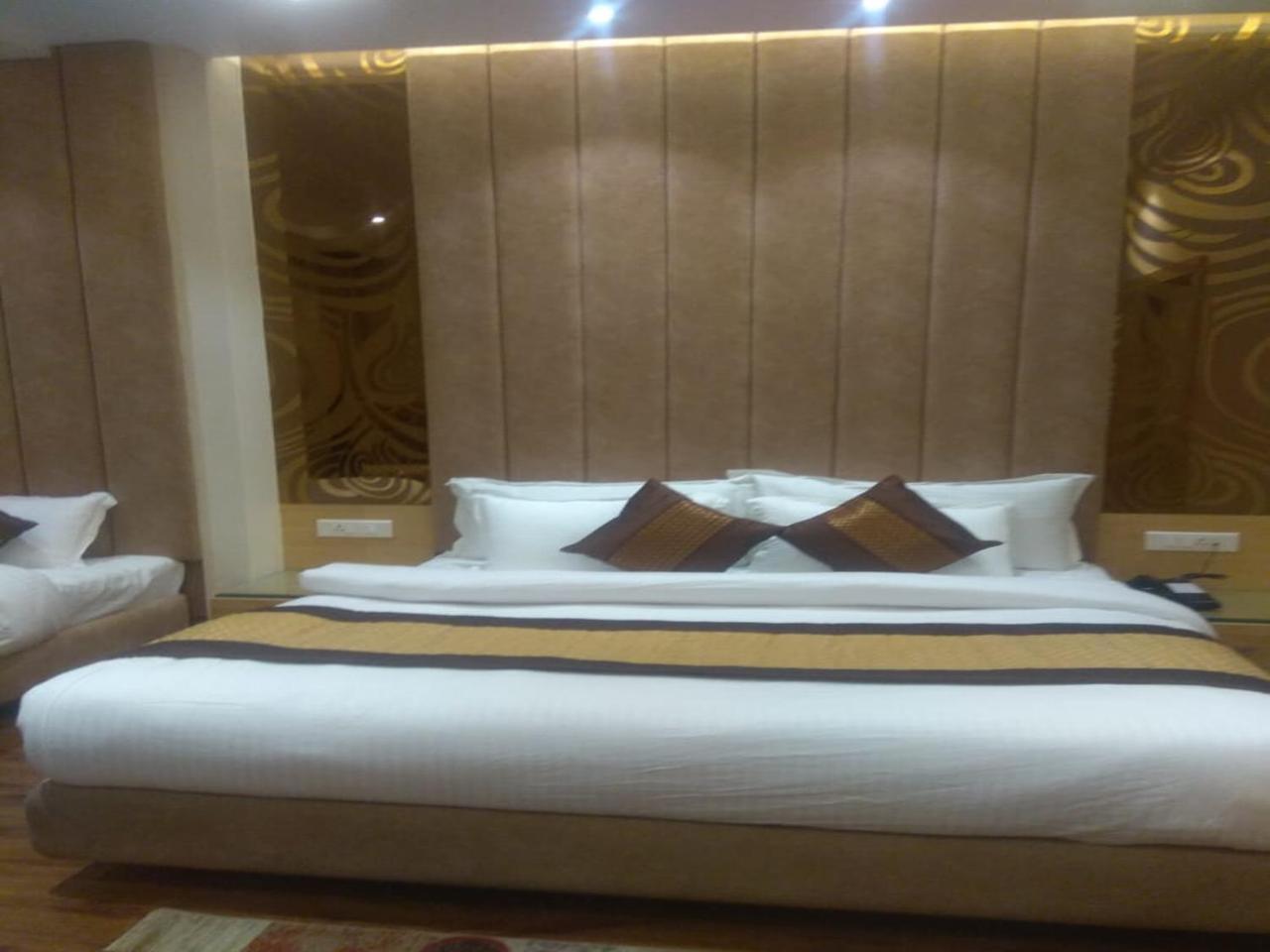 Csjs Inn By Krishna Group Of Hotels アムリトサル エクステリア 写真