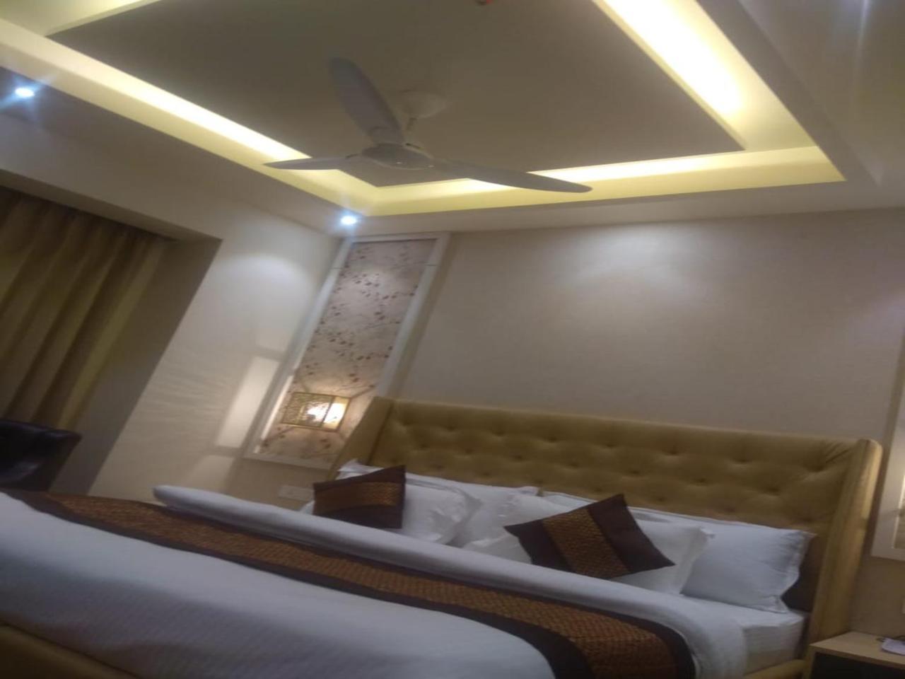 Csjs Inn By Krishna Group Of Hotels アムリトサル エクステリア 写真